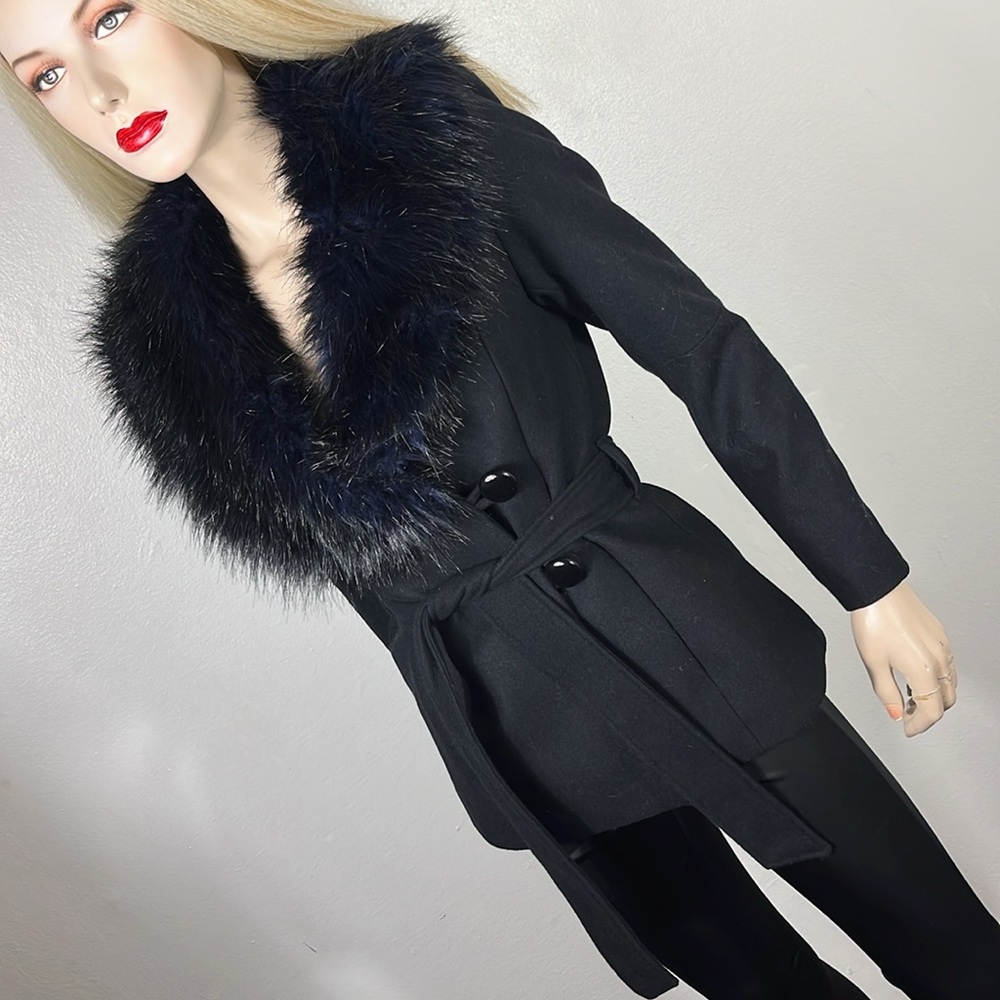 H & M Elegant Black Fur-Trimmed Women's Coat